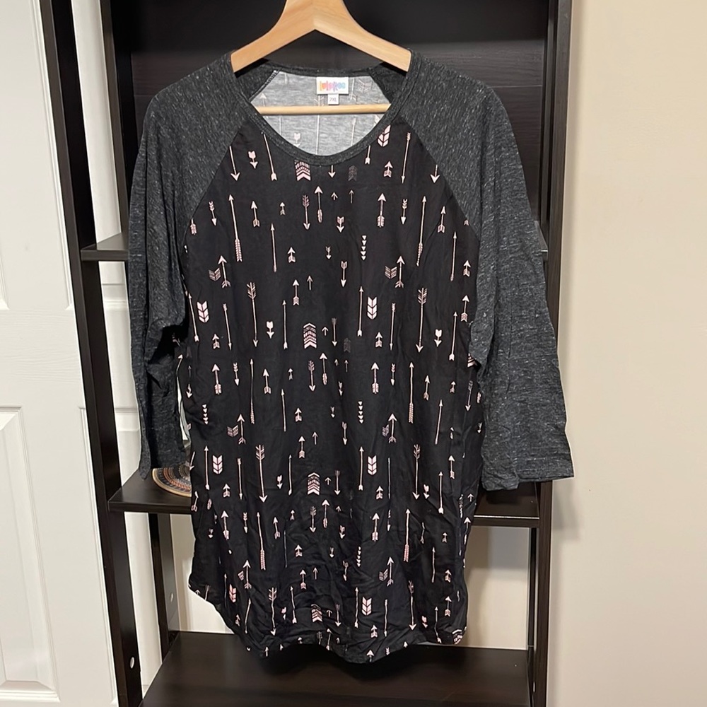 Brand New LuLaroe Randy Shirt